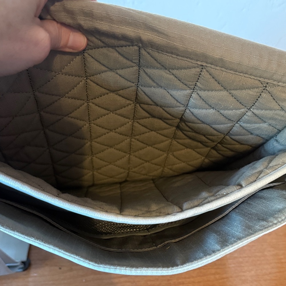 Incase Light Gray Laptop Messenger Bag - Picture 4 of 10